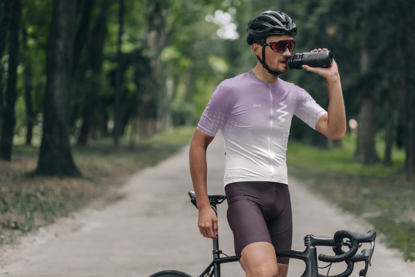 Maillot officiel du Triathlon de l'Alpe d'Huez version light, en vente sur la boutique en ligne.