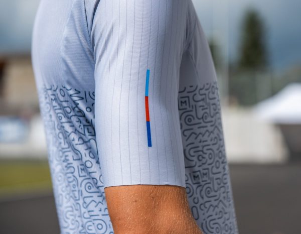 Official Cycling Jersey Alpe d'Huez Triathlon 2026 LIGHT PEARL - Image 5